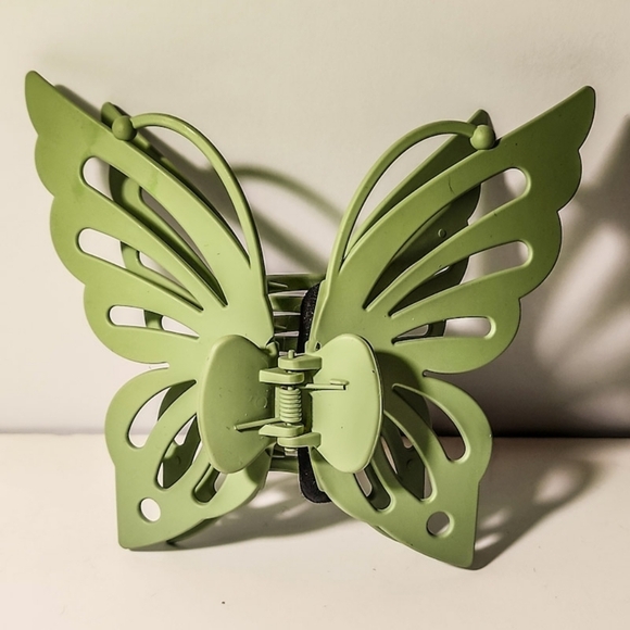 Oversized Sage Green Butterfly Hair Clip - Picture 2 of 3